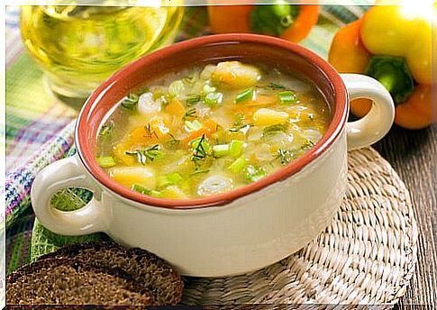 4 delicious soups that remove toxins