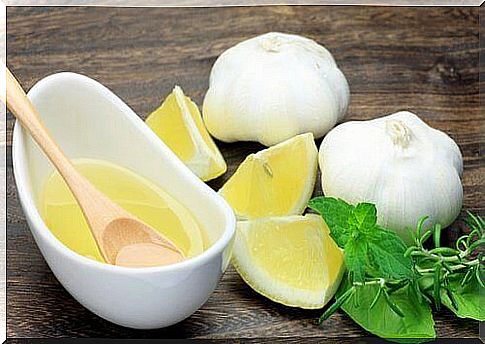 The combination of garlic and lemon is a classic means of maintaining good levels of cholesterol