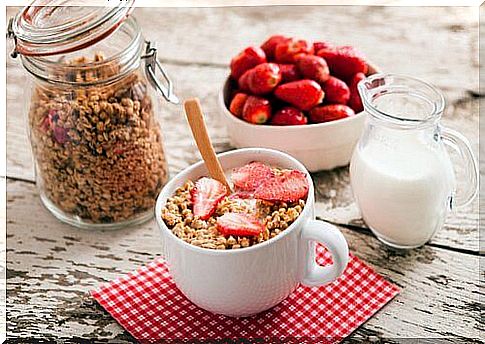 Oatmeal with strawberries