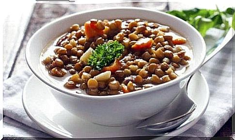 soup with chickpeas and vegetables