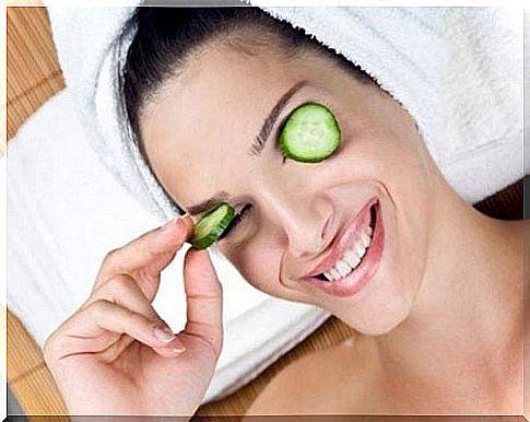 Cucumber on the eyes