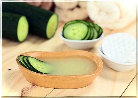 Fight wrinkles and sagging skin with cucumber and aloe vera