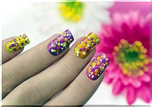 Nail polish with dots