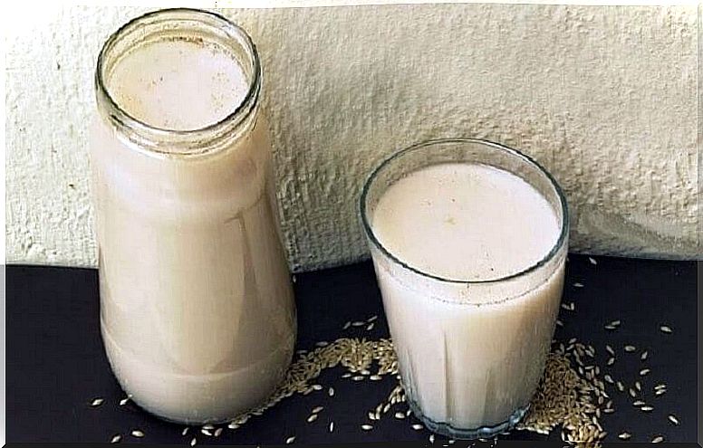 Two glasses of canary milk.