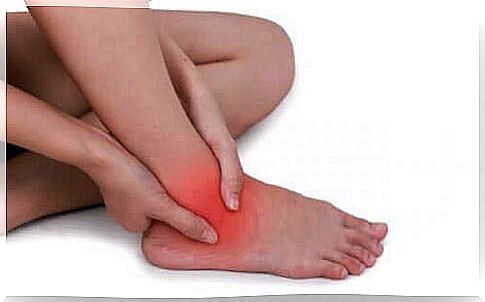 Natural remedies to soothe a sprained ankle