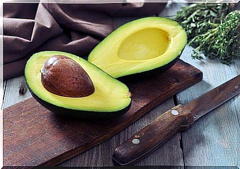 Avocado on a cutting board - prevent gray hair