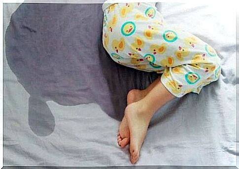 Children urinate in bed due to urinary incontinence